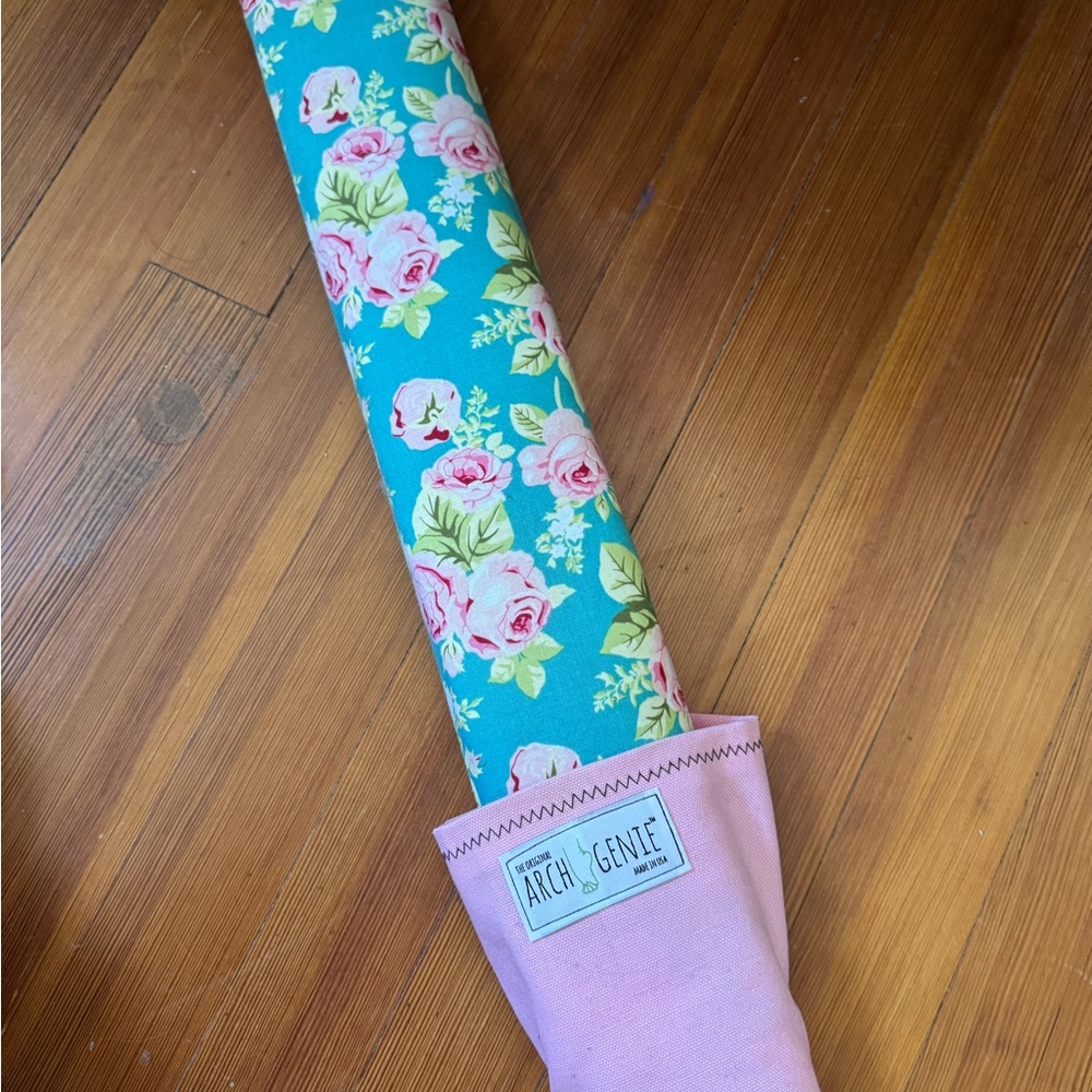 Arch genie ballet stretcher with Pink Roses